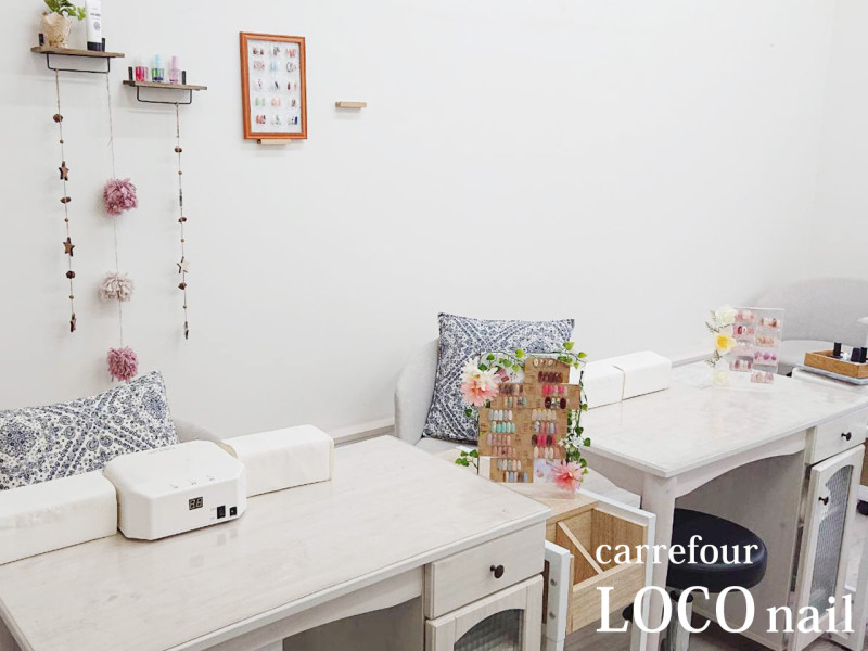 Carrefour LOCO nail（カルフールロコネイル）草加西口店店舗内装写真