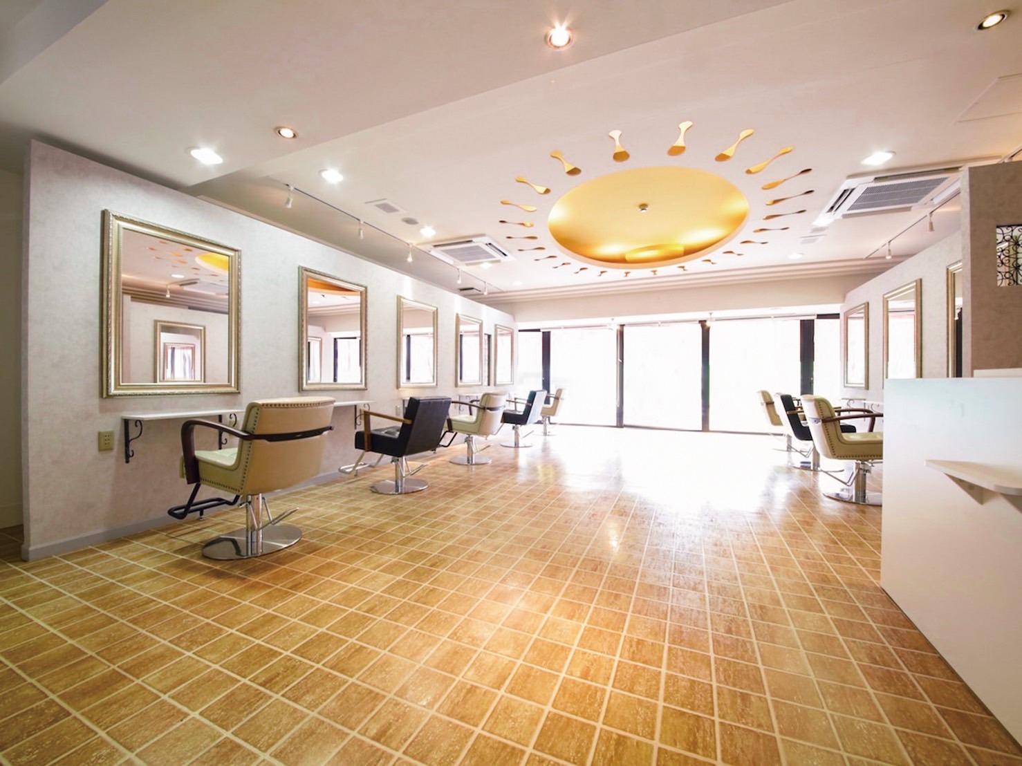 Lafesta HAIR（ラフェスタヘア）和歌山駅前店店舗内装写真