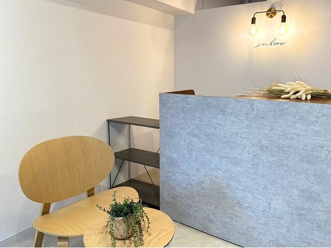 眉毛専門サロン Mbrow（エムブロウ）店舗内装写真