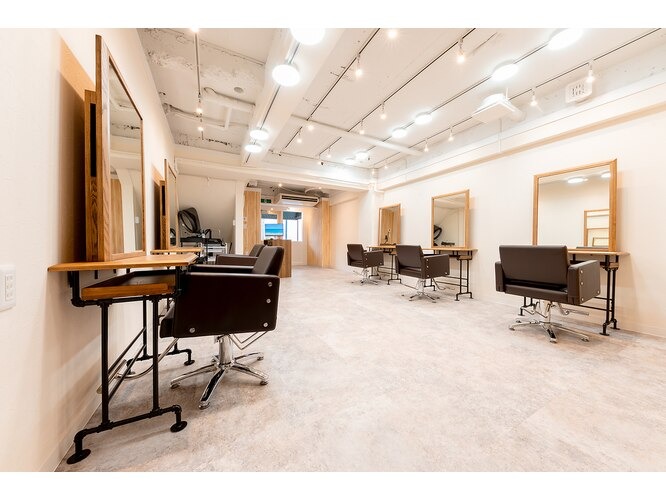 posh.（ポッシュ）店舗内装写真