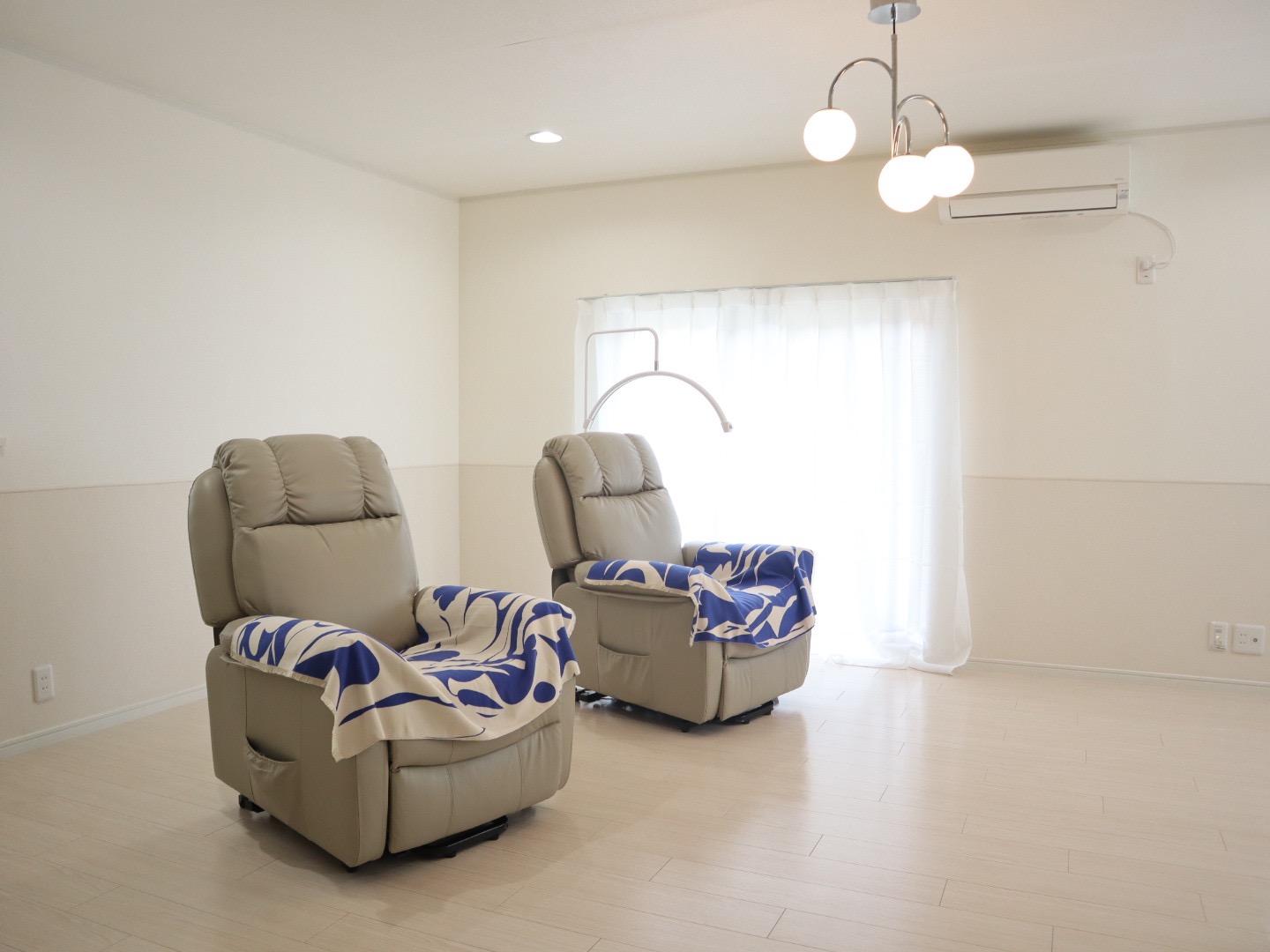 EMMA eyelash (エマアイラッシュ）店舗内装写真