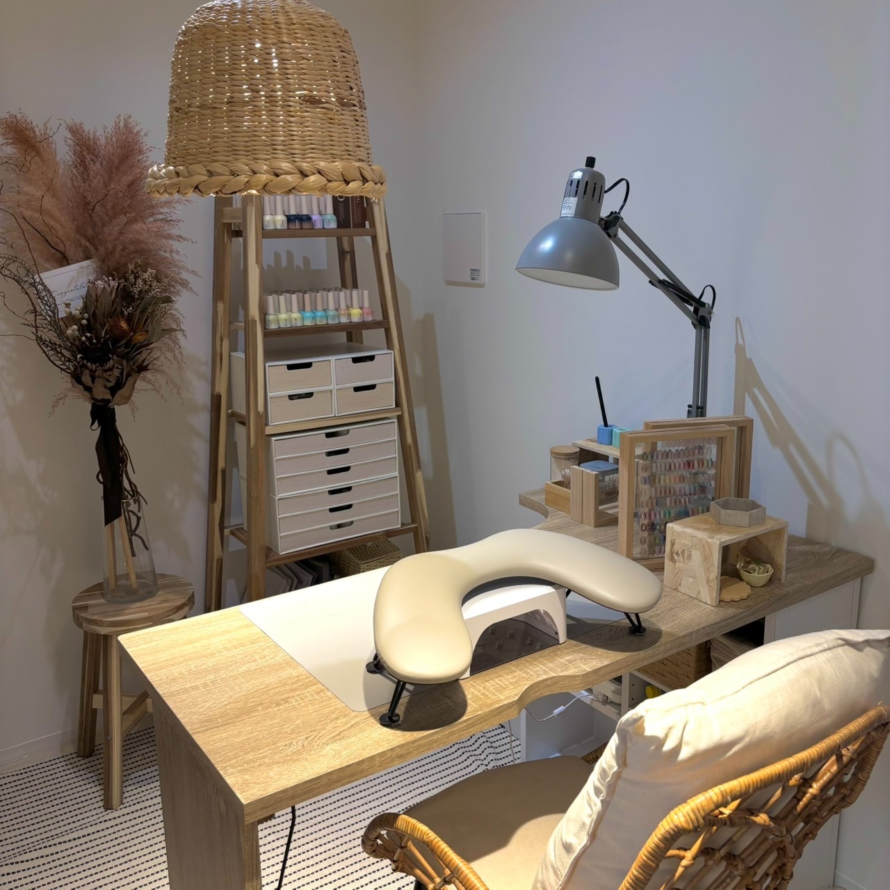 Nail Salon A29(ネイルサロンエーニジュウキュウ）店舗内装写真