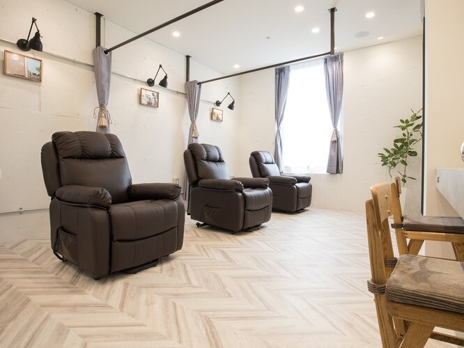 eight eyelash（エイト アイラッシュ）上尾店店舗内装写真