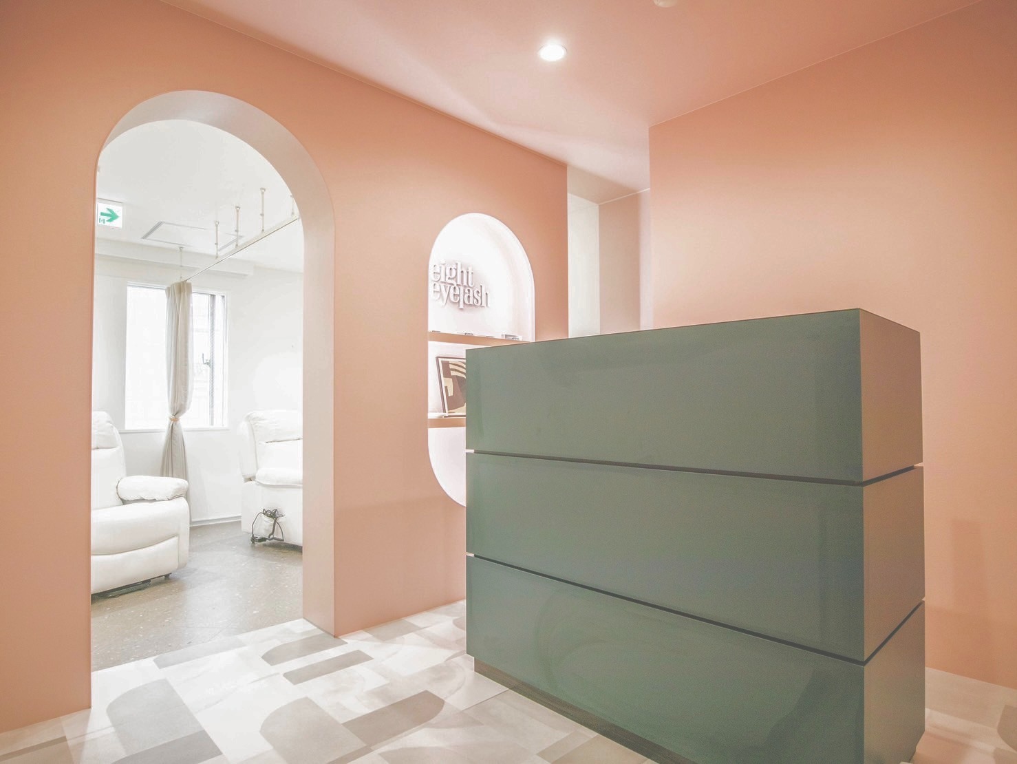 eight eyelash（エイト アイラッシュ）札幌店店舗内装写真