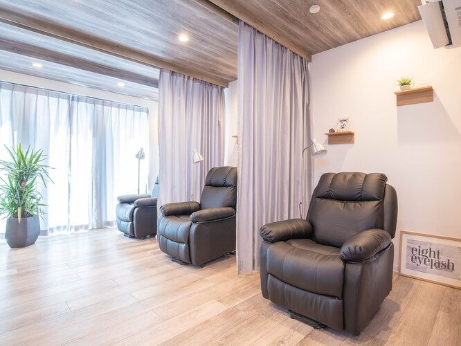 eight eyelash（エイト アイラッシュ）三軒茶屋店店舗内装写真