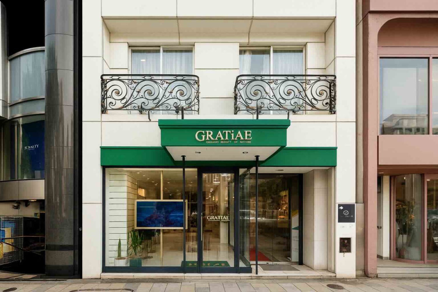 GRATiAE（グラティエ）表参道店店舗内装写真