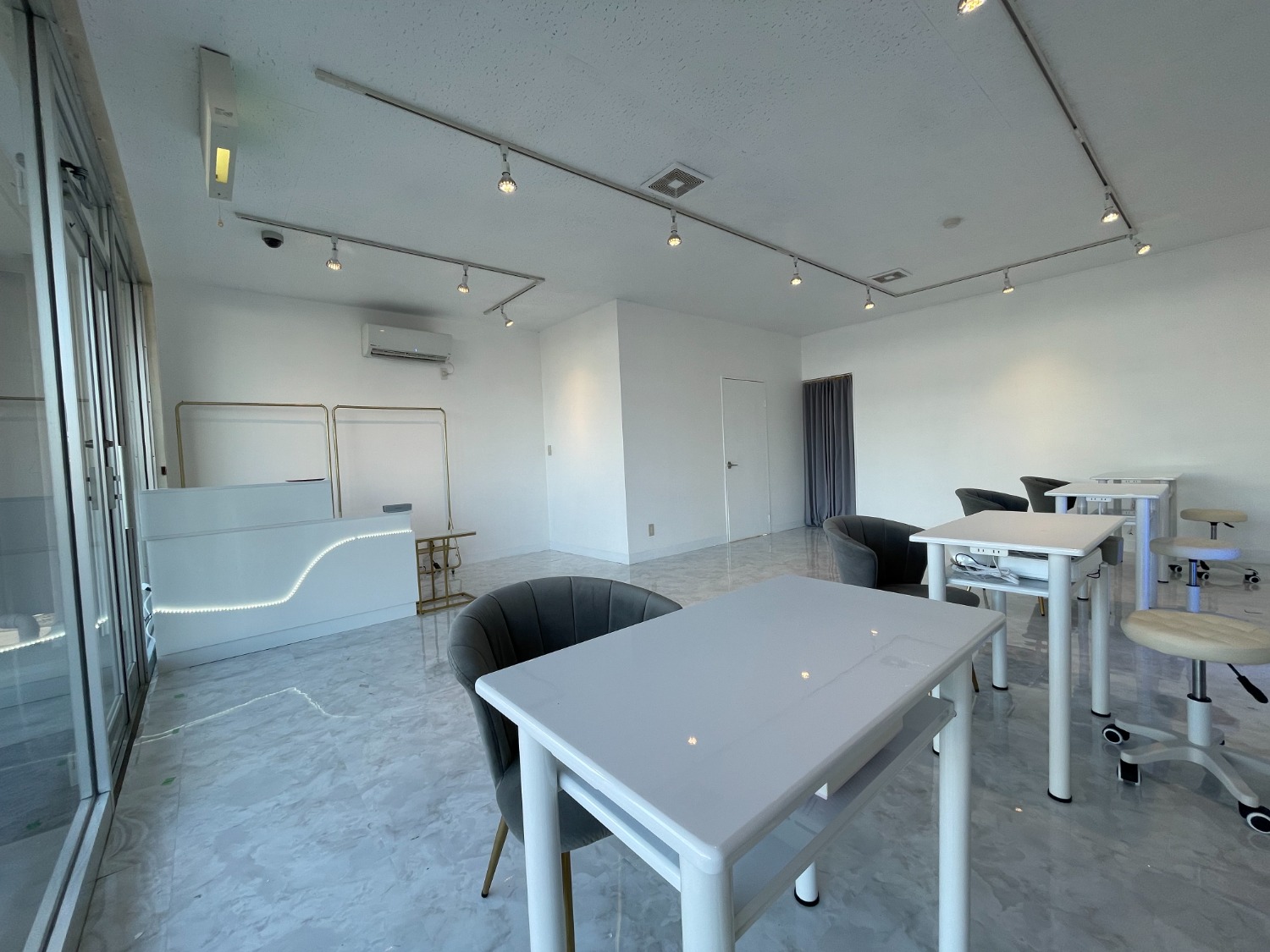 AMERI（アメリ） 鈴鹿店店舗内装写真