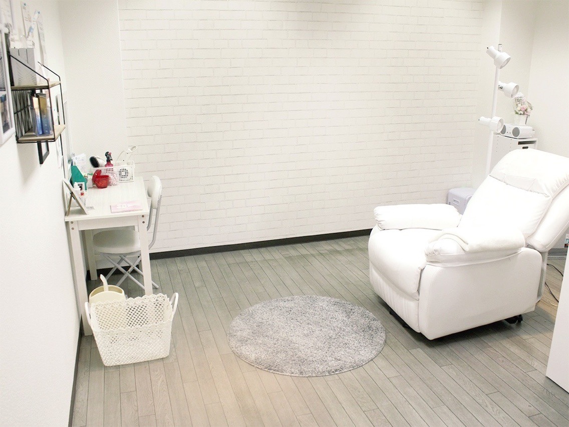 gratia eyelash&nail（グラーティア）店舗内装写真