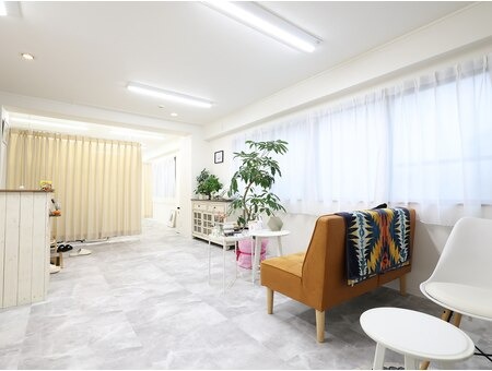 Lash Art S（ラッシュアートエス）垂水店店舗内装写真