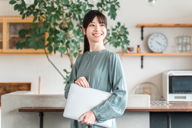 ネイリストの職務経歴書の書き方｜採用されるコツや例文付きで解説